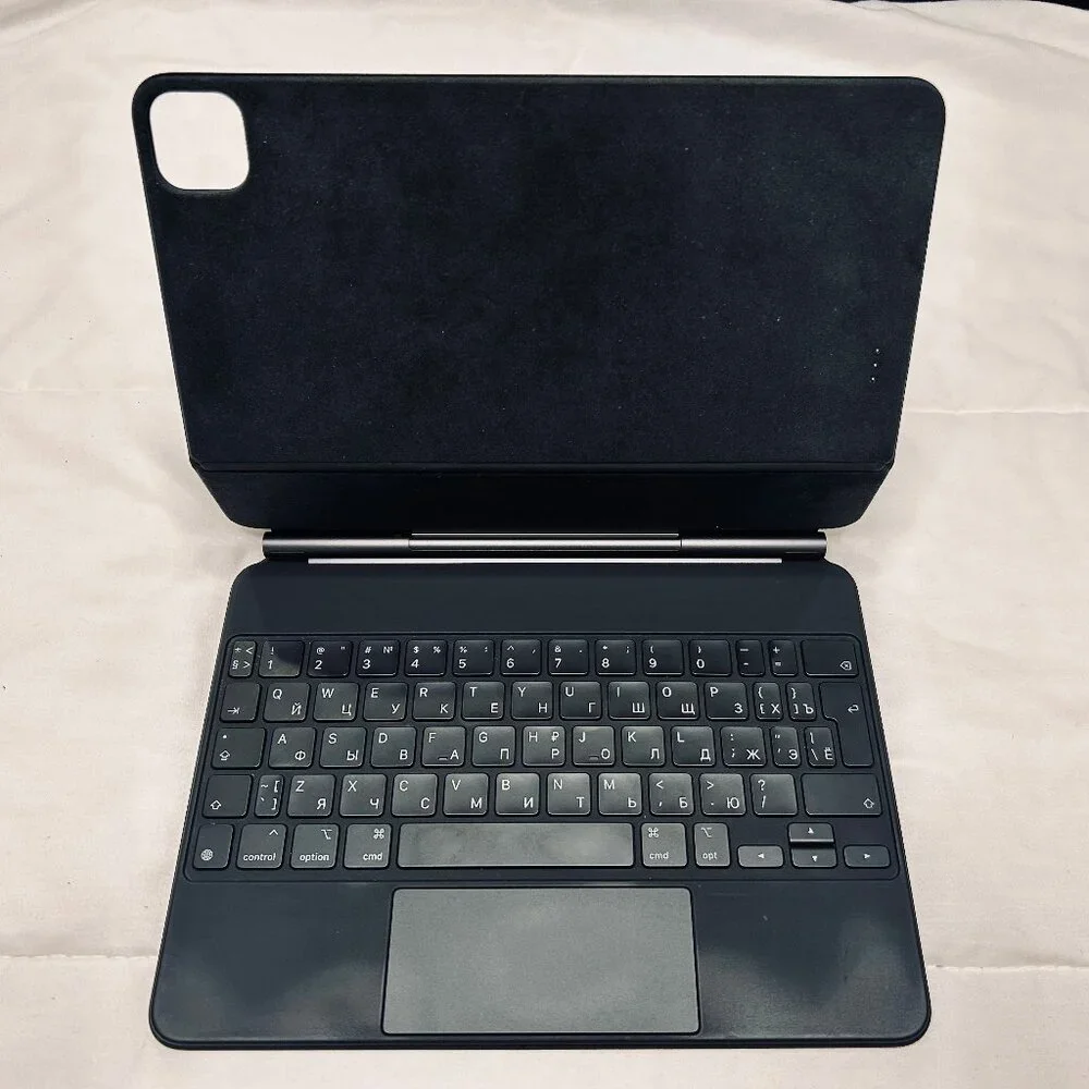 Apple Magic Keyboard Folio Dual English / Russian – iPad Pro 11